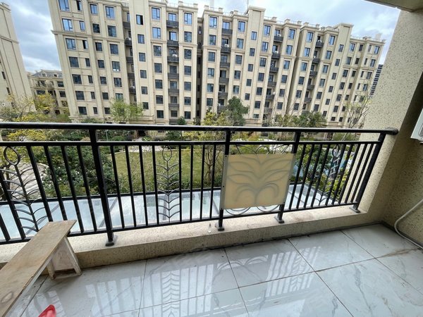 舟山定海临城白鹭湾花园临城 宝龙 白鹭湾 朝南 一室一卫 拎包入住