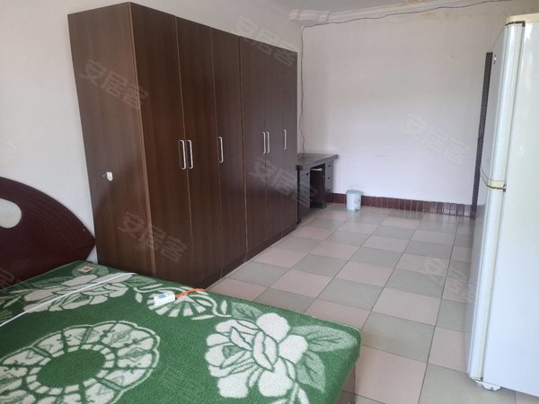 包头青山文化路迎宾道一号街坊迎宾小区75平米3楼3室1厅全家具家电拎包入住1000出租房源真实图片