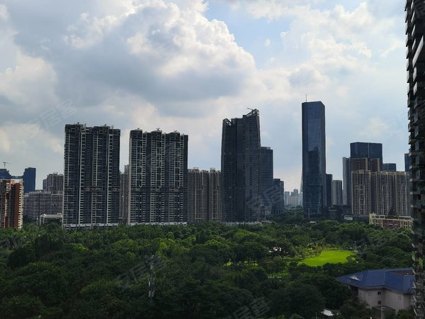 广州天河珠江新城东誉峰珠江新城东区 誉峰园 中层西南向 看珠江公园