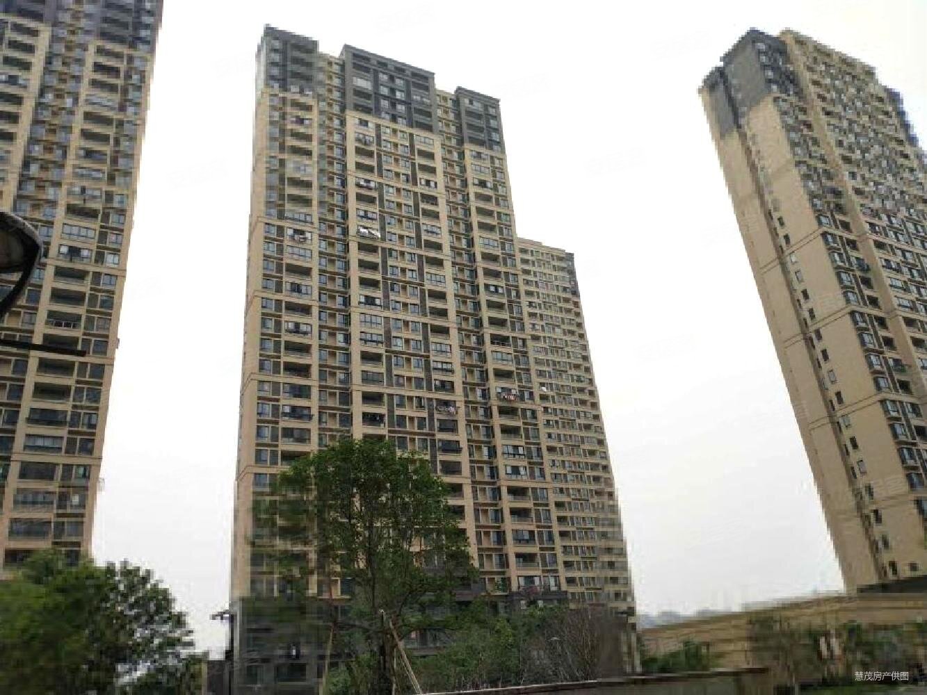 云水湾 98平精装修拎包入住  小三房 另有多套急卖 有钥匙