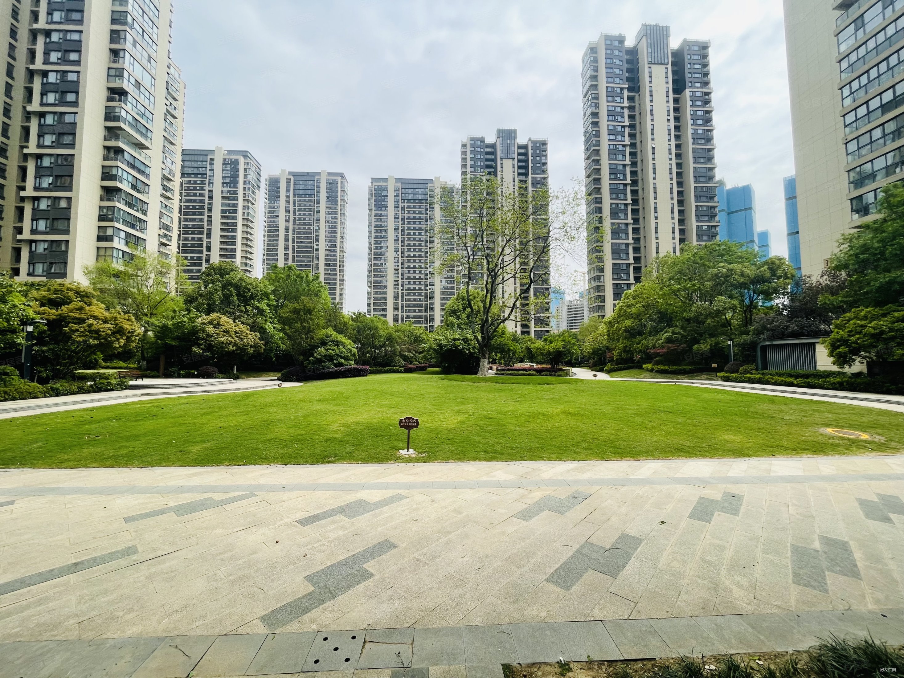 正荣润江城精装修业主诚心出售山姆会员店旁地铁十号线