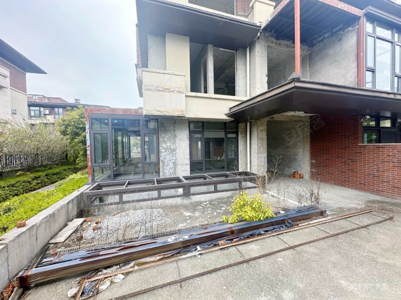 中航樾公馆别墅小区绿化高小区新商品住宅电梯房