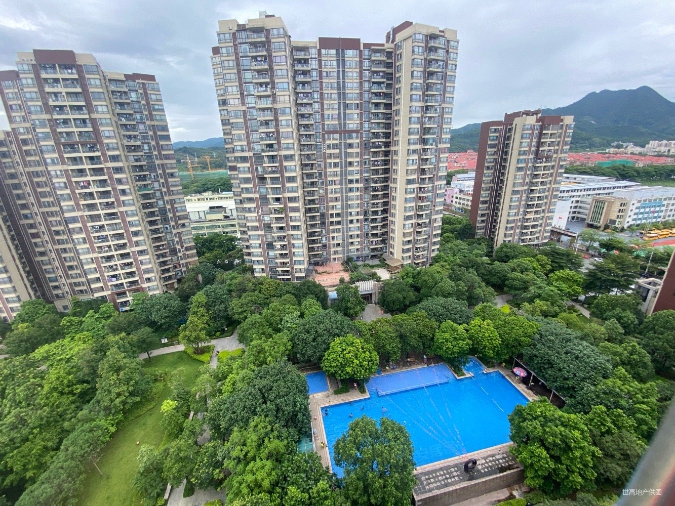 长安体育公园旁中正富山居100平3房业主急售420w正朝南