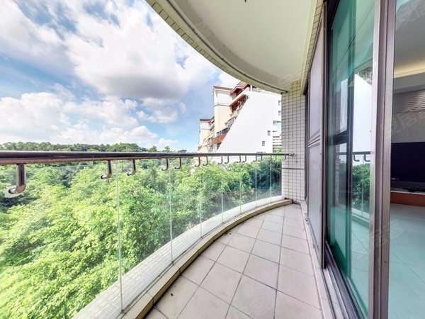 深圳龙华观澜观澜豪园观景赛维纳深圳观澜湖大平层4房 精装修 家私