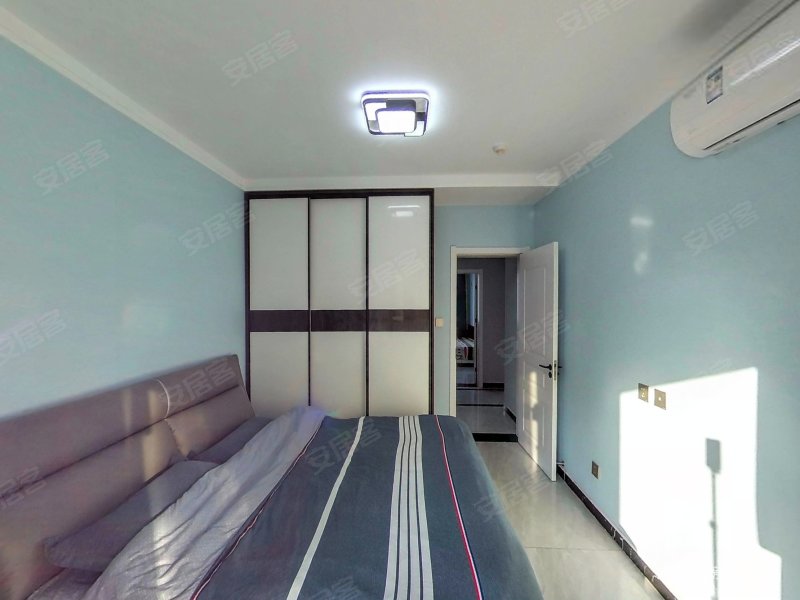 博雅新上精装两居拎包入住南北通透业主急售