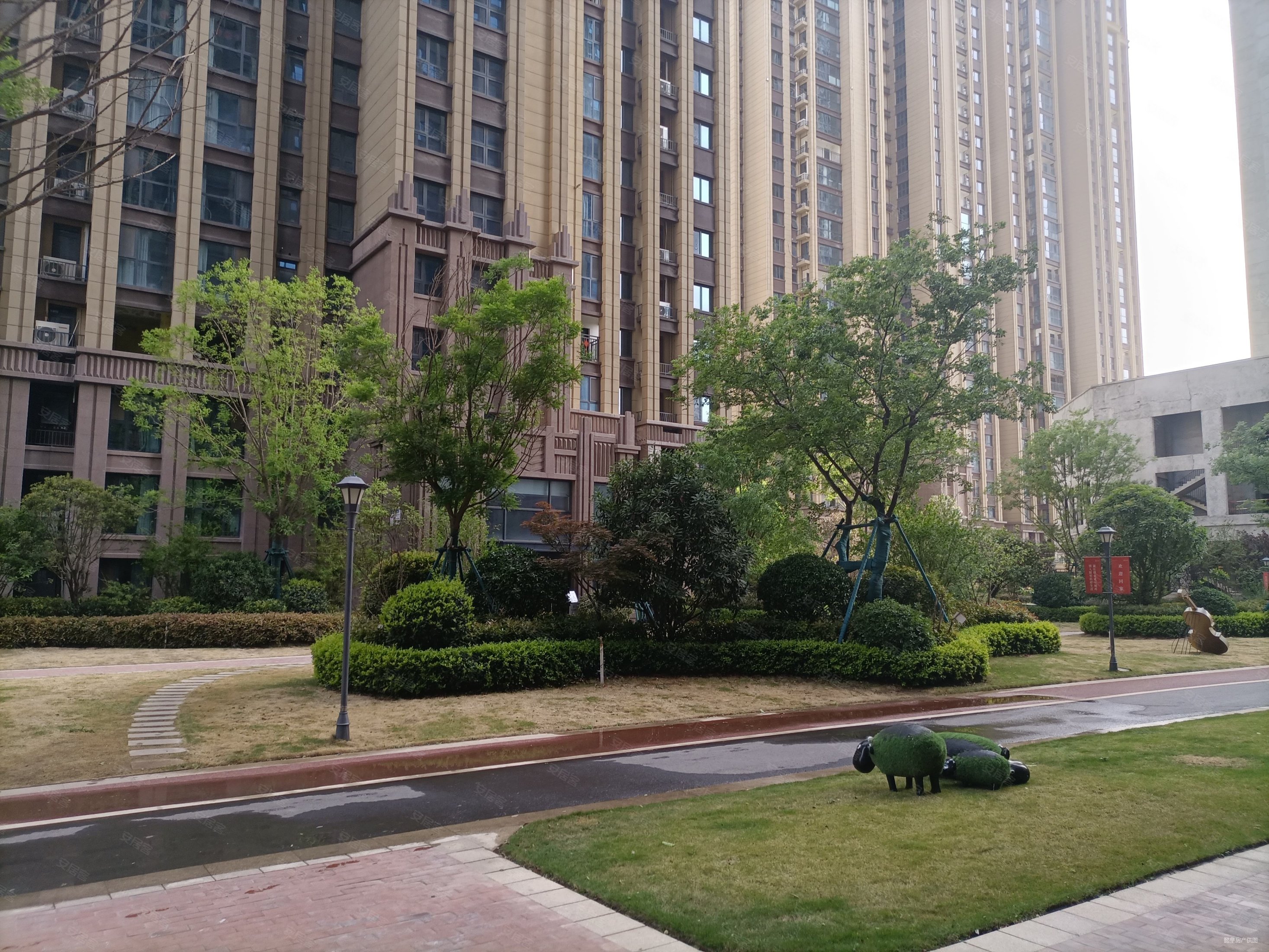 建业贰号城邦3室2厅2卫132㎡南北115万