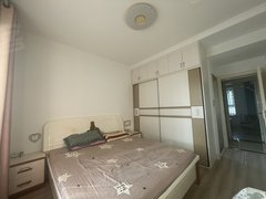 南阳卧龙摩根吾悦南都秋实苑 360摩根吾悦近府衙 可短租 可月付 押一付一出租房源真实图片