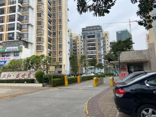 北海合浦合浦城区业和盛世东方出租盛世东方小区 电梯房 三房二厅 家具家电齐全 1300元出租房源真实图片