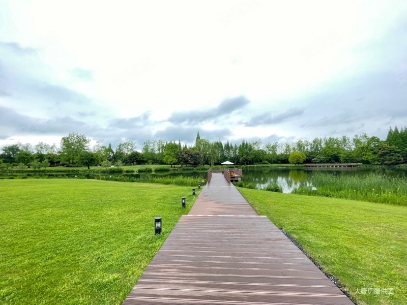 青城白鹭洲(别墅)6室2厅4卫149㎡南北188万