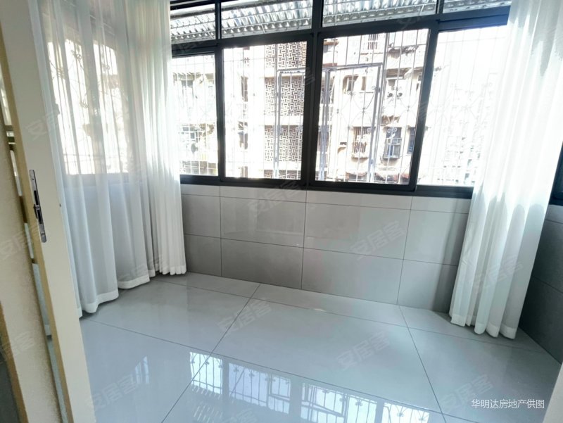 万松园小区3楼 三房两厅两卫 明厨明卫