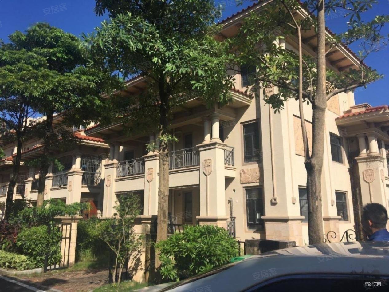 卓越东部蔚蓝海岸别墅