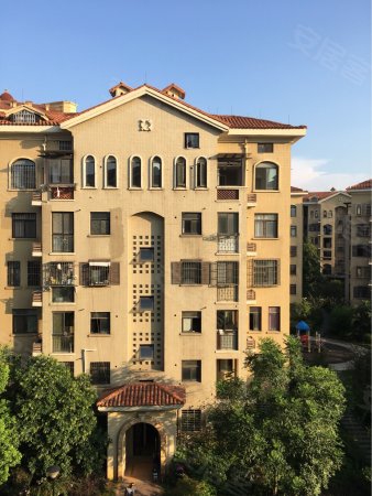 力高国际城 多层精装修三房 南北通透 赠送大 小区干道旁