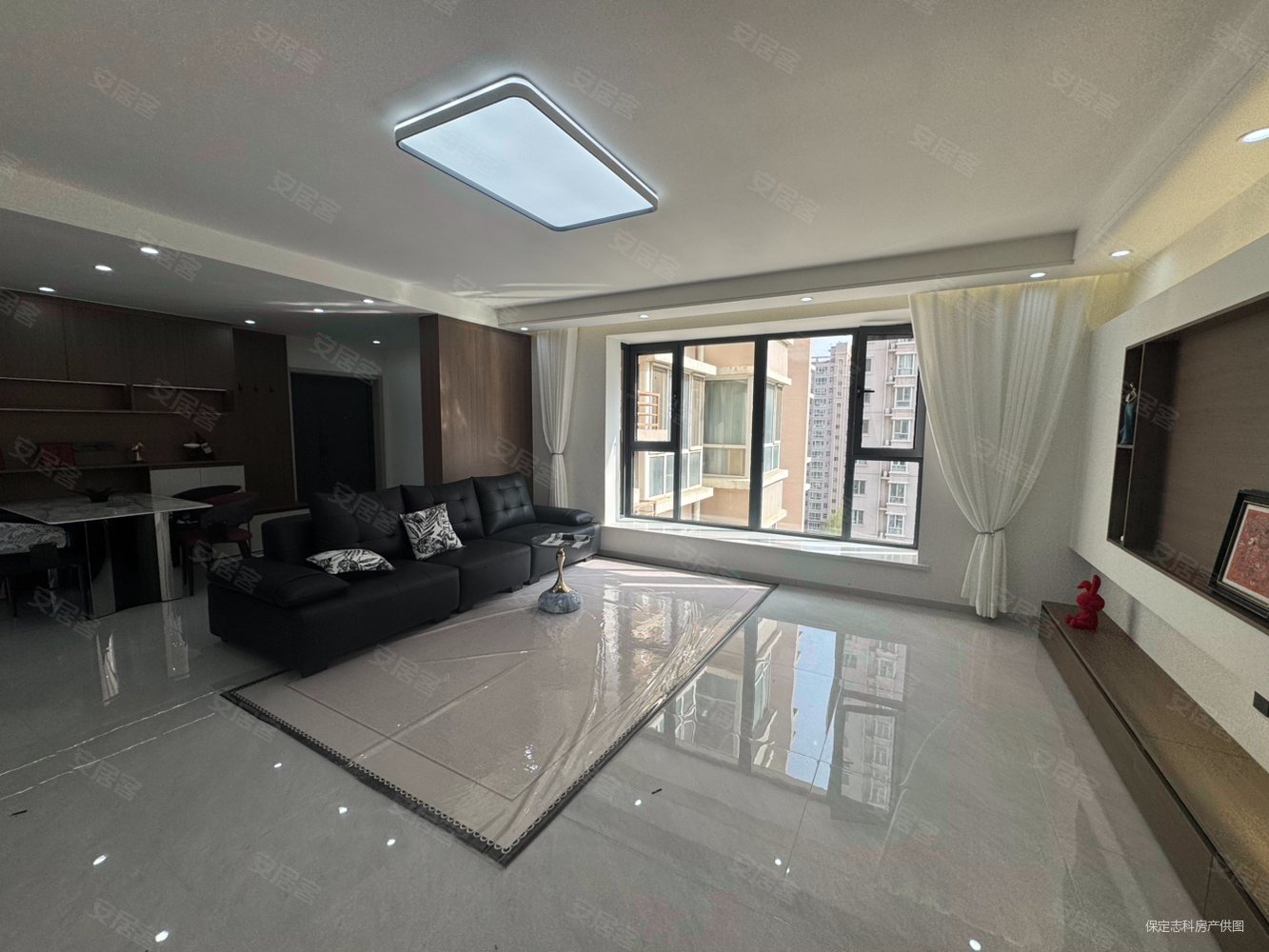 维多利亚夏郡4室2厅2卫162㎡南北115.8万