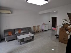 唐山曹妃甸大学城出租均和两居室,精装修家具家电齐全,紧邻月亮湾商业街。出租房源真实图片