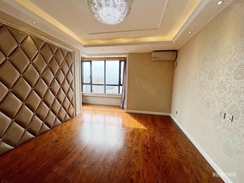 省委旁绿地海珀紫庭三室全明户型致电了解