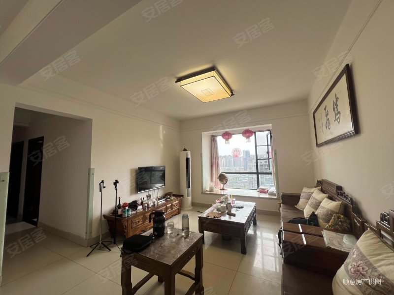 西华苑(郫都) 有电梯 购物方便 交通便捷 近地铁