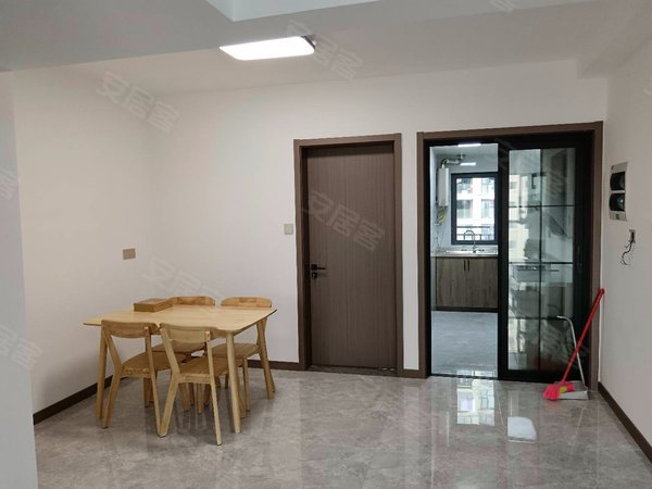 苏州太仓娄东丽景嘉园丽景佳苑2室2厅1卫精装修2800包物业费家具齐全