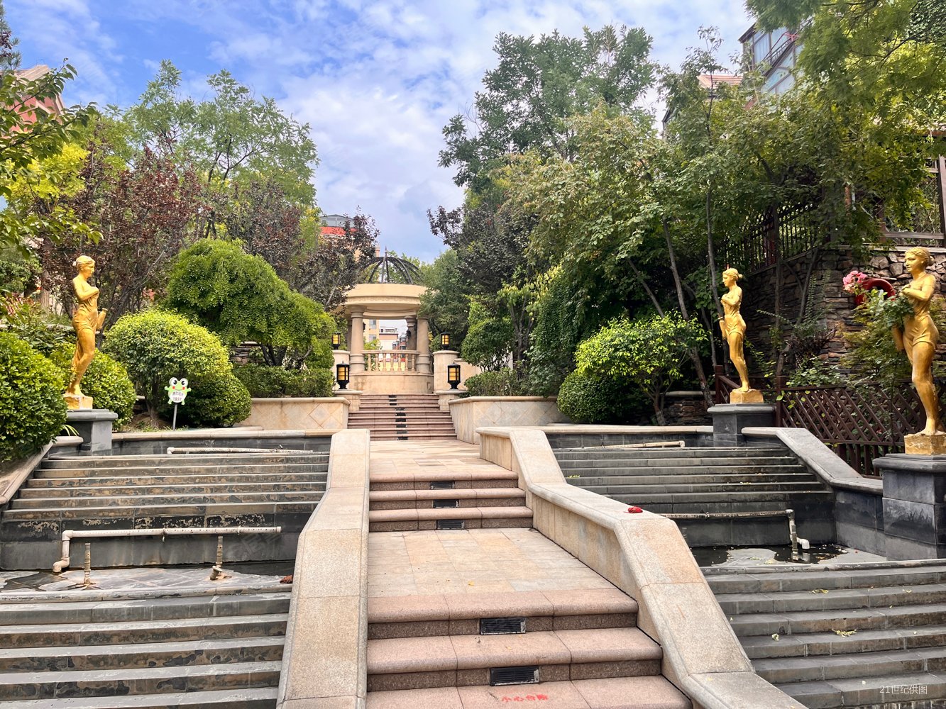 半山国际花园(二期别墅)二手房,600万,4室3厅,5卫,400平米-太原安居客