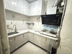 济南历城洪家楼花园小区(四区) 干净2室 七里堡地铁口 印象城 山大附出租房源真实图片