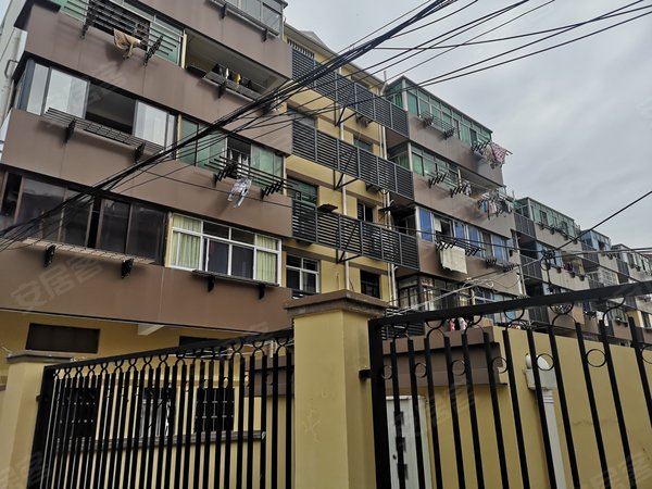 上海奉贤奉城曙光新村二村出租 曙光新村 一室一厅 1400 办居住证