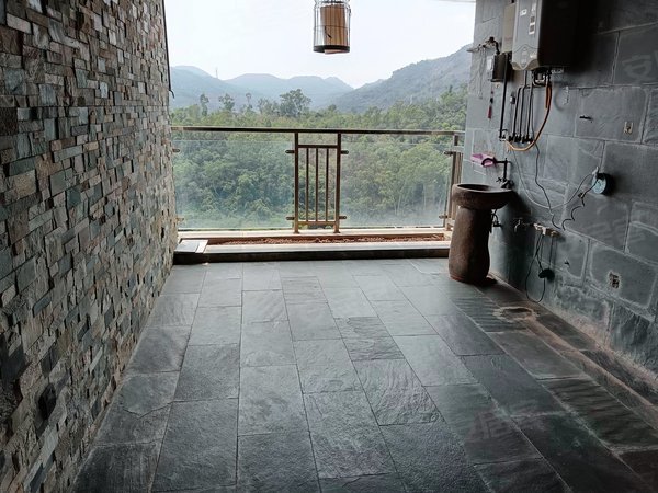 深圳福田下梅林咏山名苑咏山名苑 精装三房 使用面积180平 看房方便