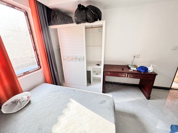 金华东阳东阳市中心新光天地(一期)烧煤气好乐多广场 星光汇对面附近两室一厅两卫带  投影仪出租房源真实图片