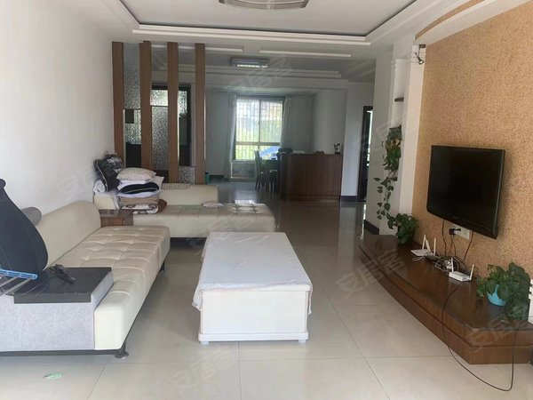 无锡宜兴宜城龙泽苑(南区)龙泽苑(南区) 4室2厅2卫 155平 精装修 3000