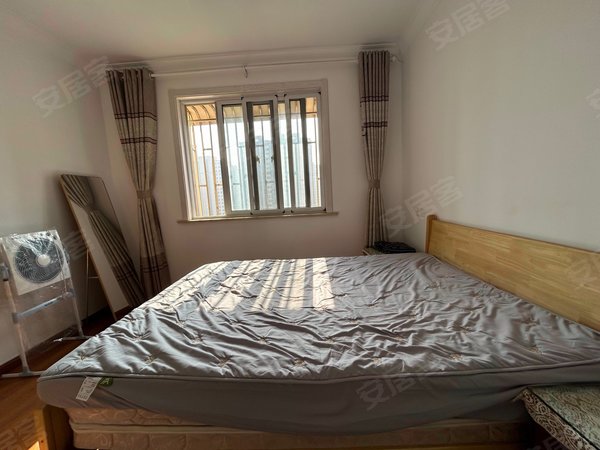 上海闵行华漕馨泰佳苑精装电梯房房 看房有钥匙 交通便利 出小区即达