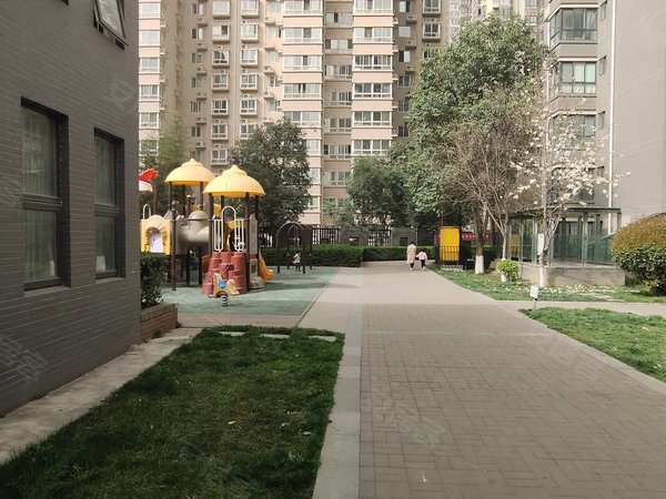 西安莲湖西稍门御笔华章无中介全女生 全配西北工业大学 金仕大厦