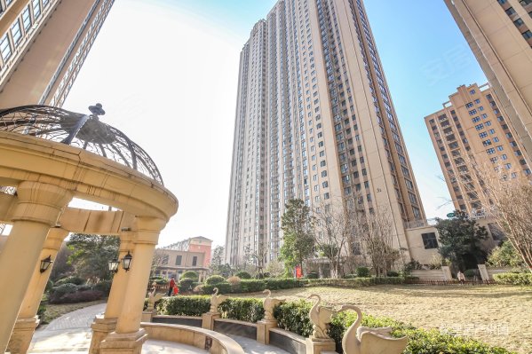 中弘  城次新小区 精装可拎包入住 出行方便 南北通透 板楼