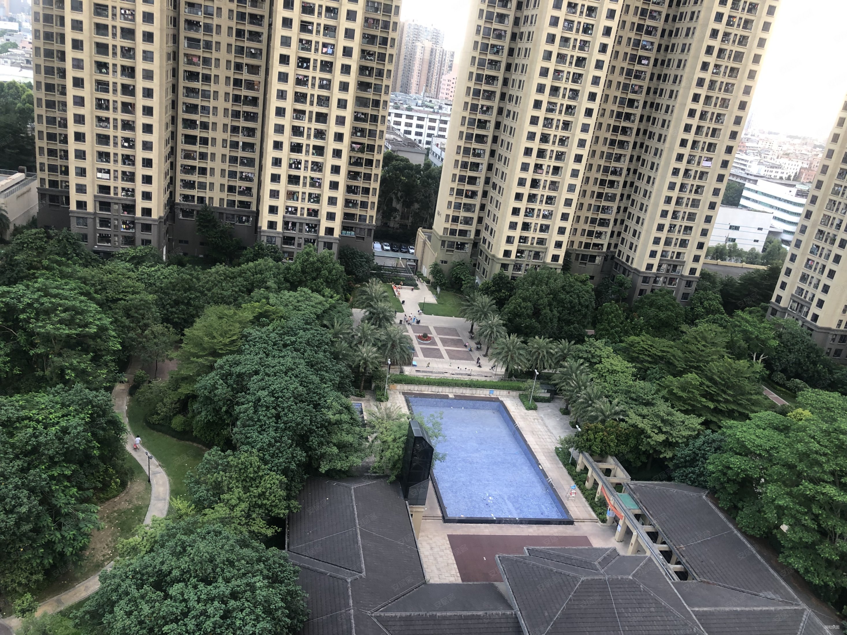 万科金域国际高层三房二卫东南向看花园过5电约看房