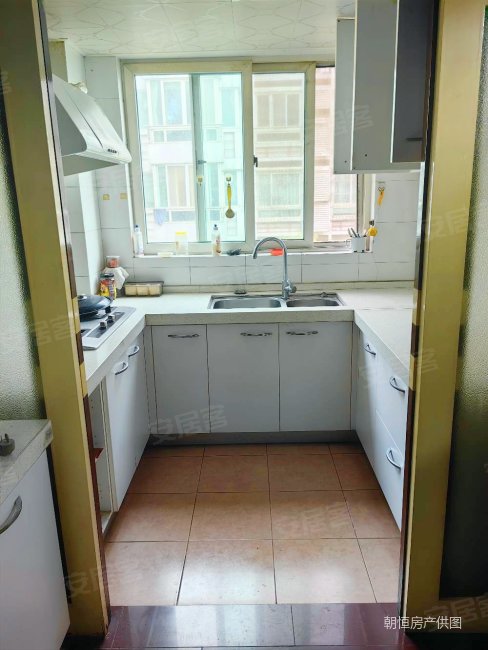 一品嘉园房龄新环境好三楼东边户得房率高诚心卖看房方便