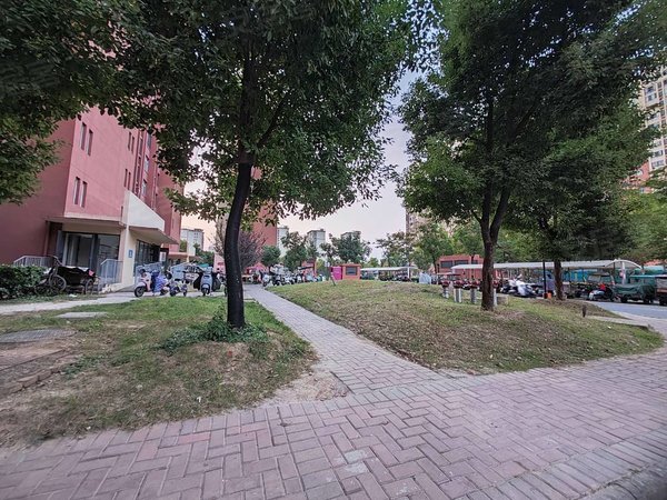 阜阳颍州淮河路万霖花苑西区万达对面 万霖花苑 房东降价急租 给钱就