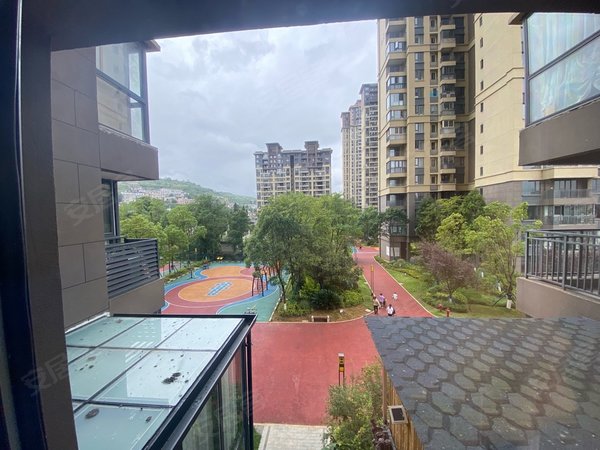 贵阳花溪清溪路保利溪湖b区保利溪湖3期精装3室出租.出租房源真实图片