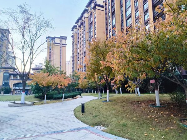 郑州荥阳荥阳城区清华大溪地10号院中原路地铁口 大溪地10号院 郑西