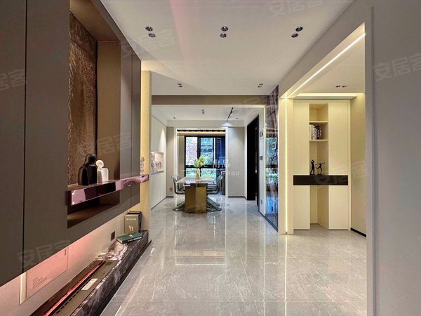 南湖租房,无中介费 w酒店 曲江南湖 金地广场 一楼带花园 金水湾,曲江