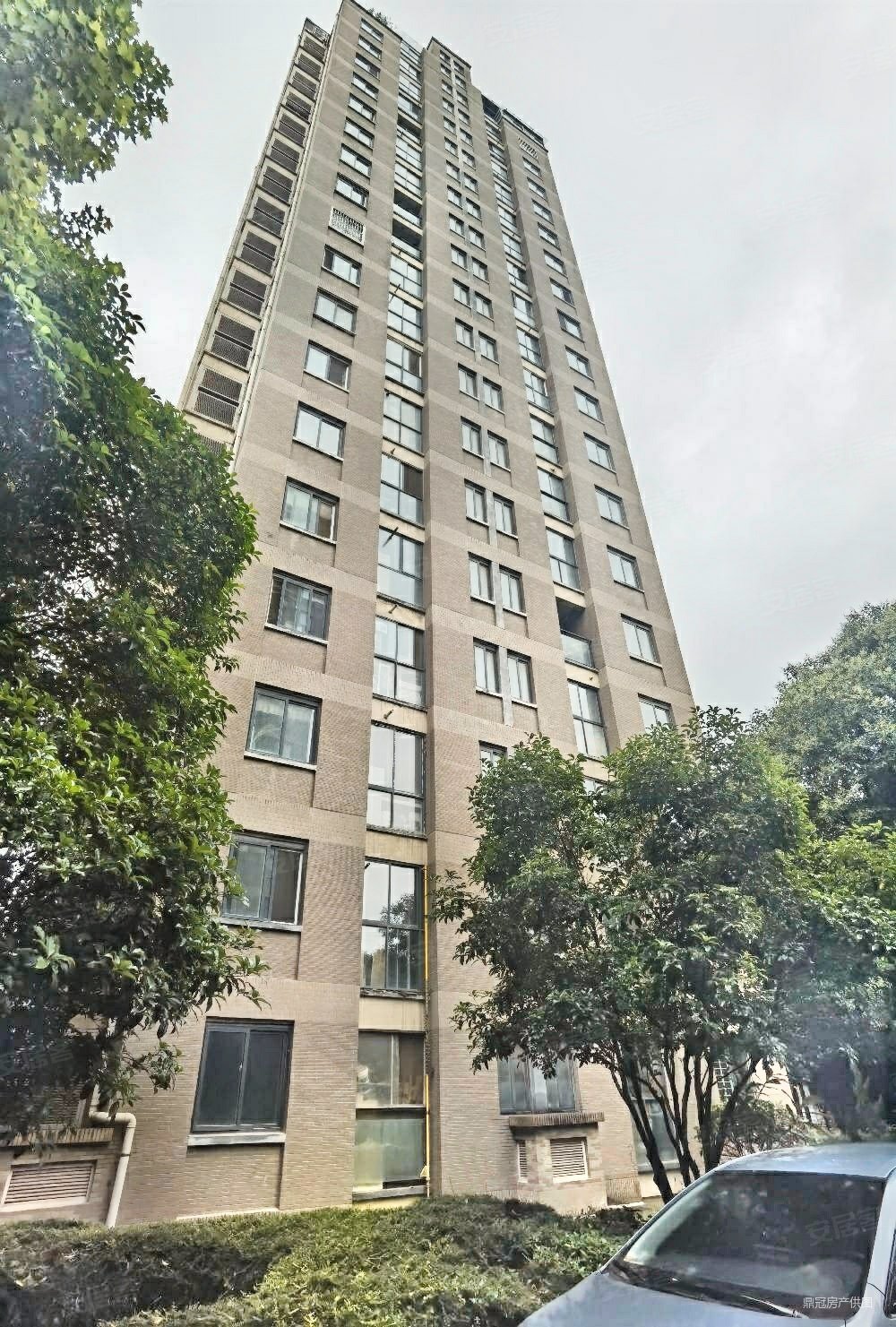 含元路保亿风景大院板式小高层2梯2户南北全明有证支持贷款