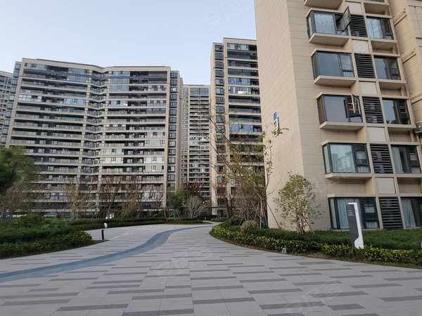 宁波杭州湾新区滨海新城中南滨海壹号世纪金源购物中心精装2房出租