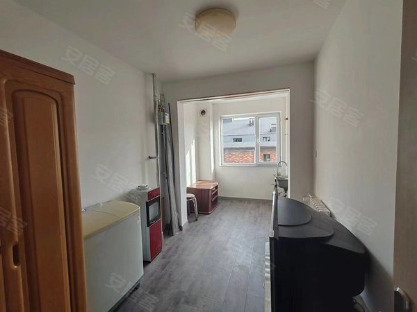 承德双桥水泉沟碧泉花园碧泉花园 有电梯 简单装修两室 年付一万二