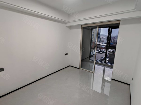 金华东阳东阳市中心朝阳大众华府您没看错 精装修4室 出租。全新家具 真的很靓眼出租房源真实图片