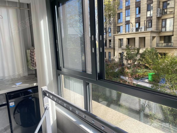 金峰又一城南区洋房2楼豪华装修未入住