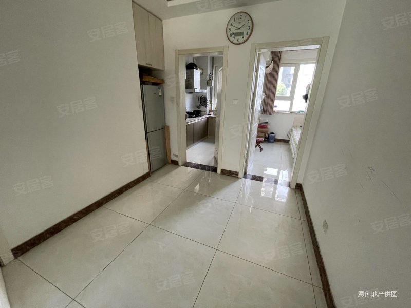 高新区2017年金悦花园精装三室带储实拍客卧朝阳的户型