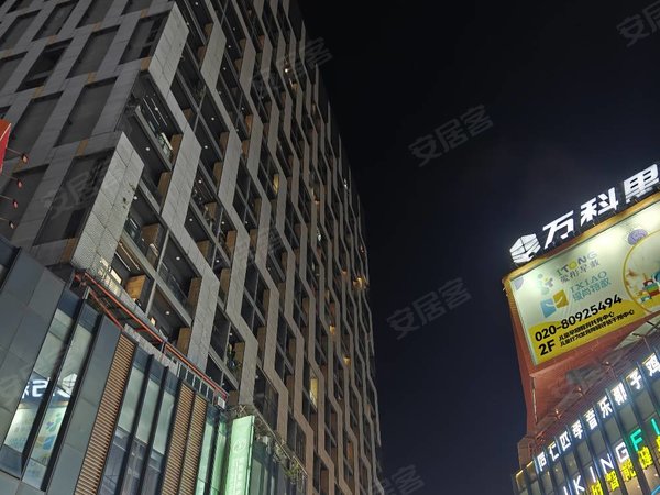 【多图】万科派,江燕路租房,万科里公寓中空复式一房 仅租4900元 可住
