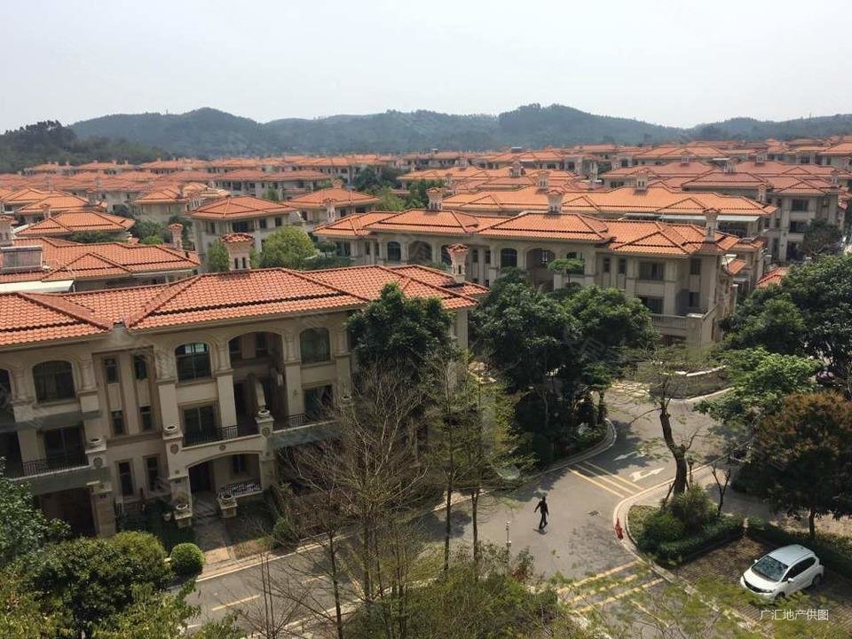 锦绣半山御景(别墅)3室2厅3卫165㎡南330万