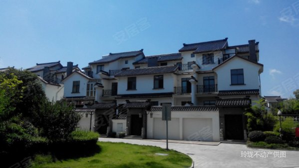 汀湘十里联排别墅 资金周转亏本急卖 仅售300万 已满四年