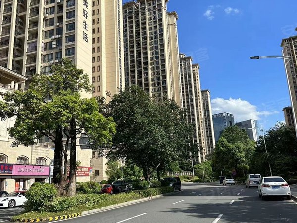东莞松山湖松山湖城区星城翠珑湾(一期)华为万象汇北区小学旁翠珑湾