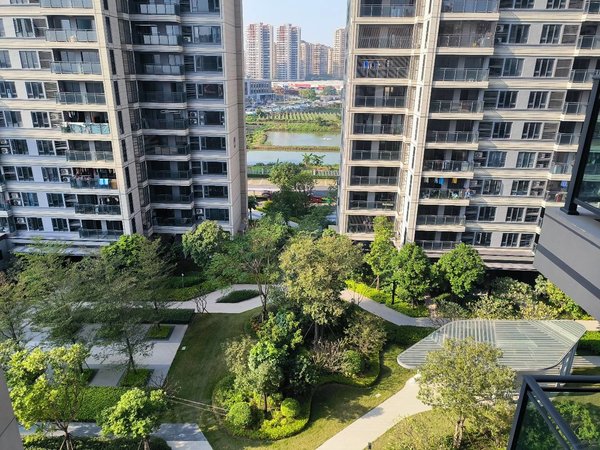 中山三角金三大道融创月湾首府融创南北通透,拎包入住三房出租!