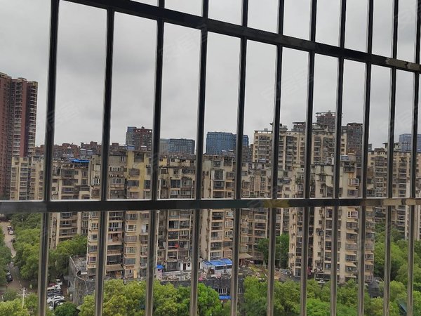 南昌红谷滩丽景路卫东花园(三期)电梯房地铁口随时看房无中介红谷滩