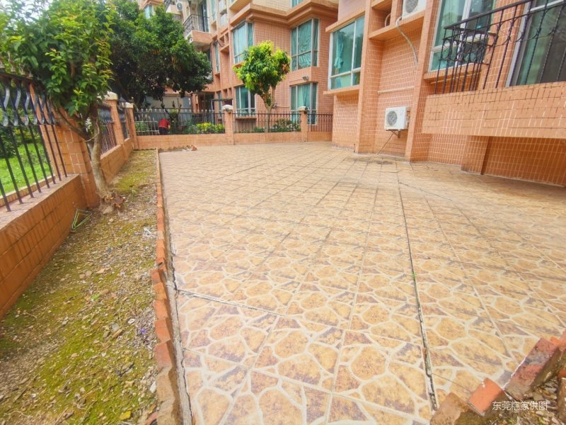 御景花园正规商品房双卫格局满五购物方便出行方便