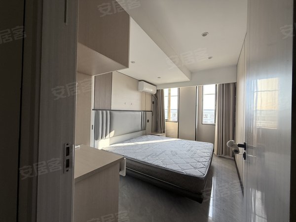 金华浦江县浦江城东永在大道909号楼本人房栋，靠近253夜市高楼层两室出租，随时看房，停车方便。出租房源真实图片